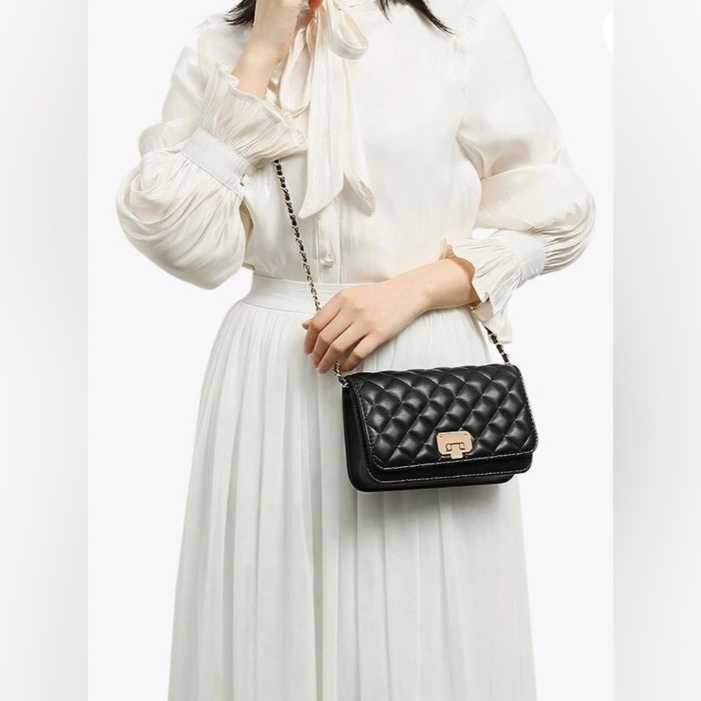 Designer Inspired Quilted Crossbody Purse Black *Please read full description*